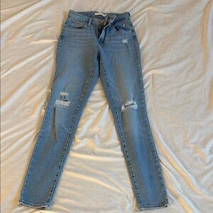 Levi’s Distressed Jeans